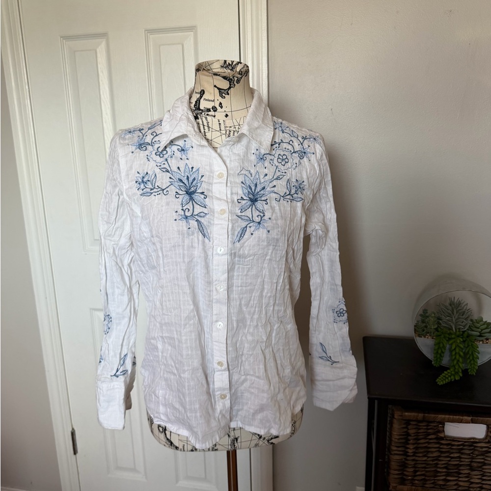 Nomadic Traders Fresco Cotton Embroidery Floral Whit/Blue Button Shirt western M